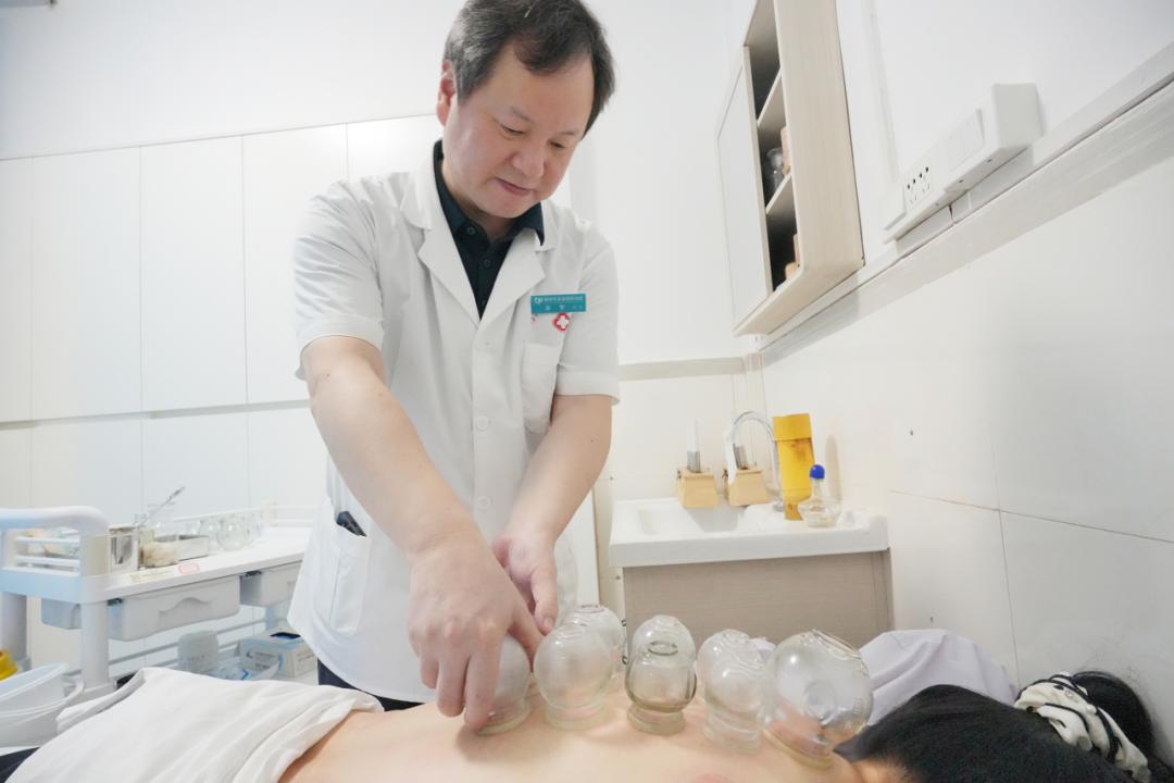 艾罐相合祛寒湿 针药并施养容颜