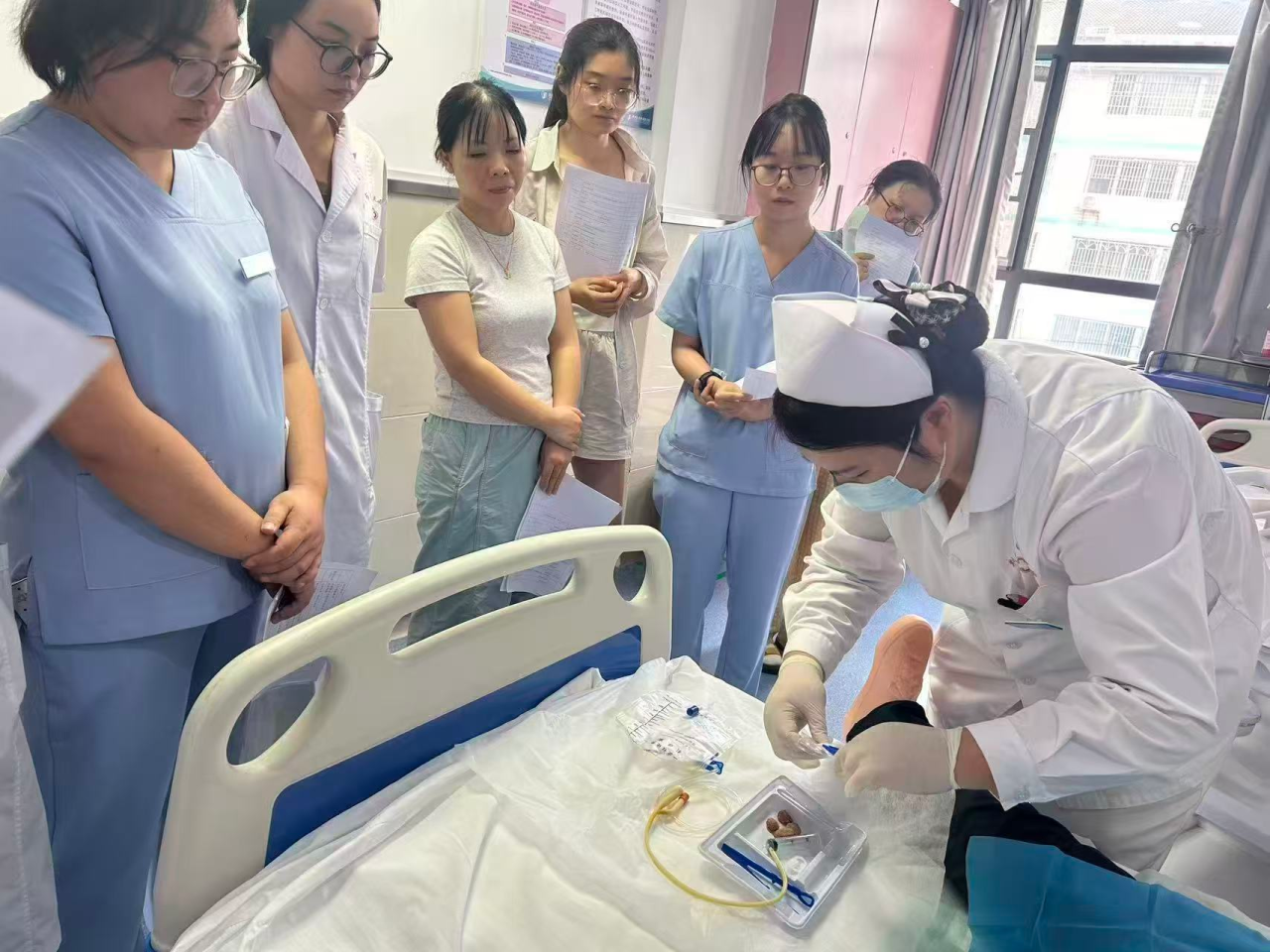 夯实护理基本功 赋能临床新提升——荆州市荆州区皮肤病防治院护理部开展导尿与留置针穿刺技术实操培训